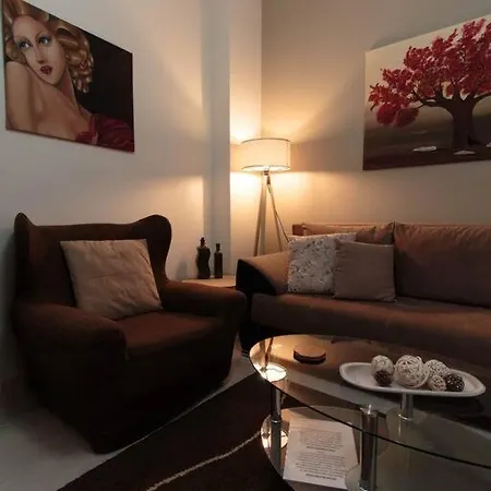 Irida Equanimity And Cozy Apartament